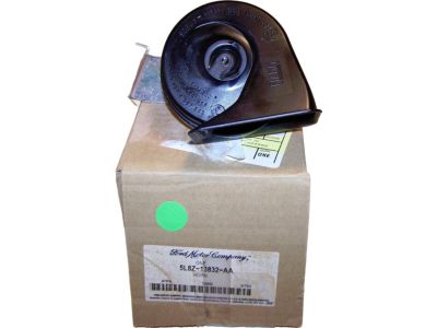Ford 5L8Z-13832-CA Horn Assembly - Low Pitch, Passenger Side 5L8Z-13832-CA Ford Horn Assembly - Low Pitch, Passenger Side Product Photo 1 of 4